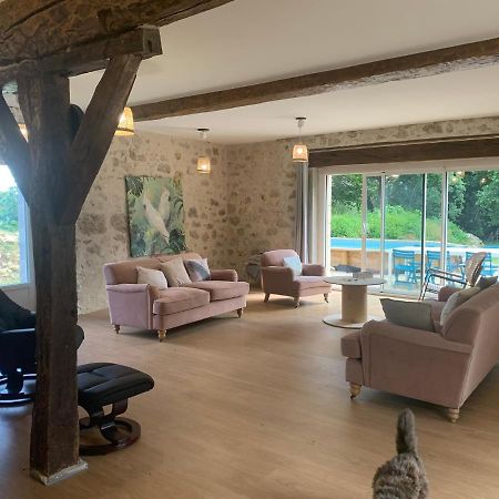 Maison Papillon Gite De Ressourcement Lusignan-Petit Luaran gambar